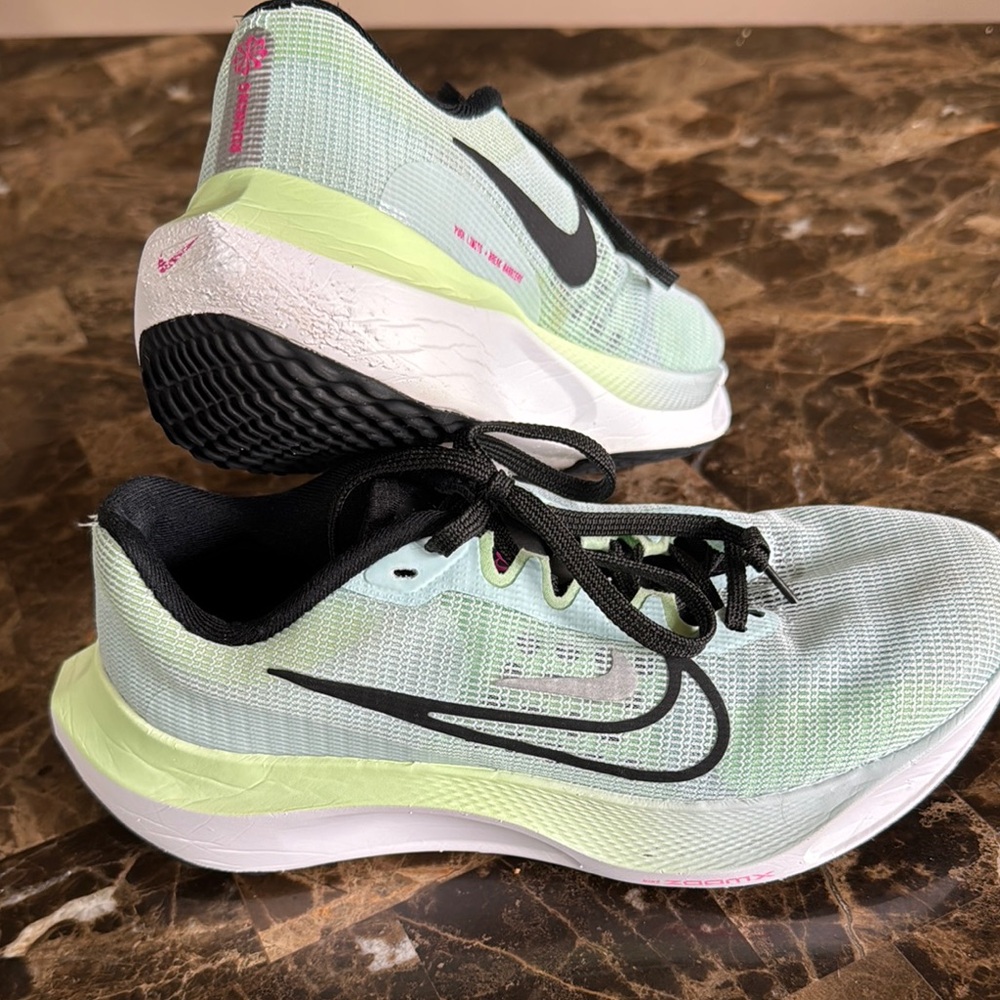 Nike Green and Black Athletic Shoes Performance Design  Love these Nike’s